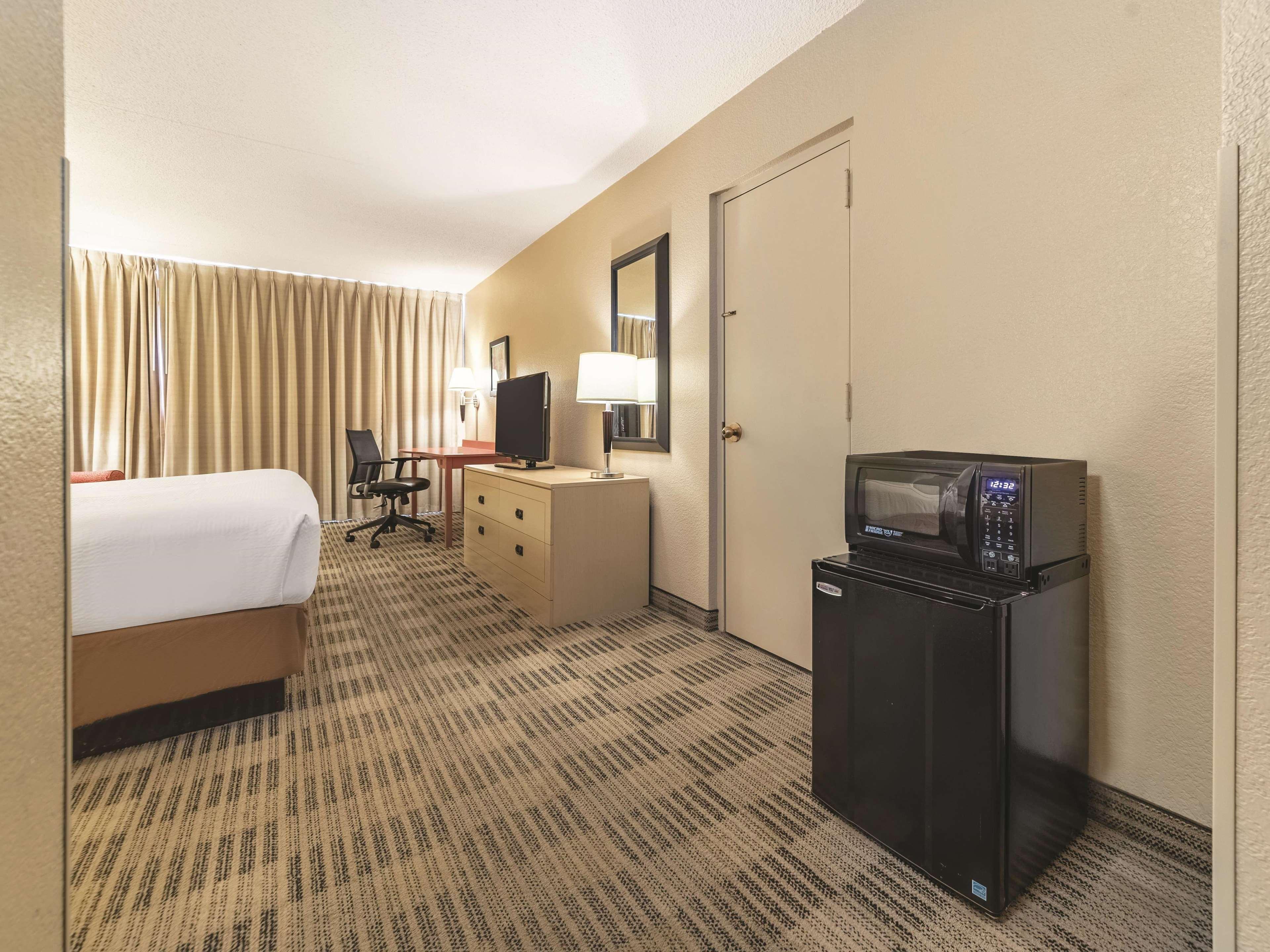 Ramada Inn By Wyndham Fairfield Nj Luaran gambar