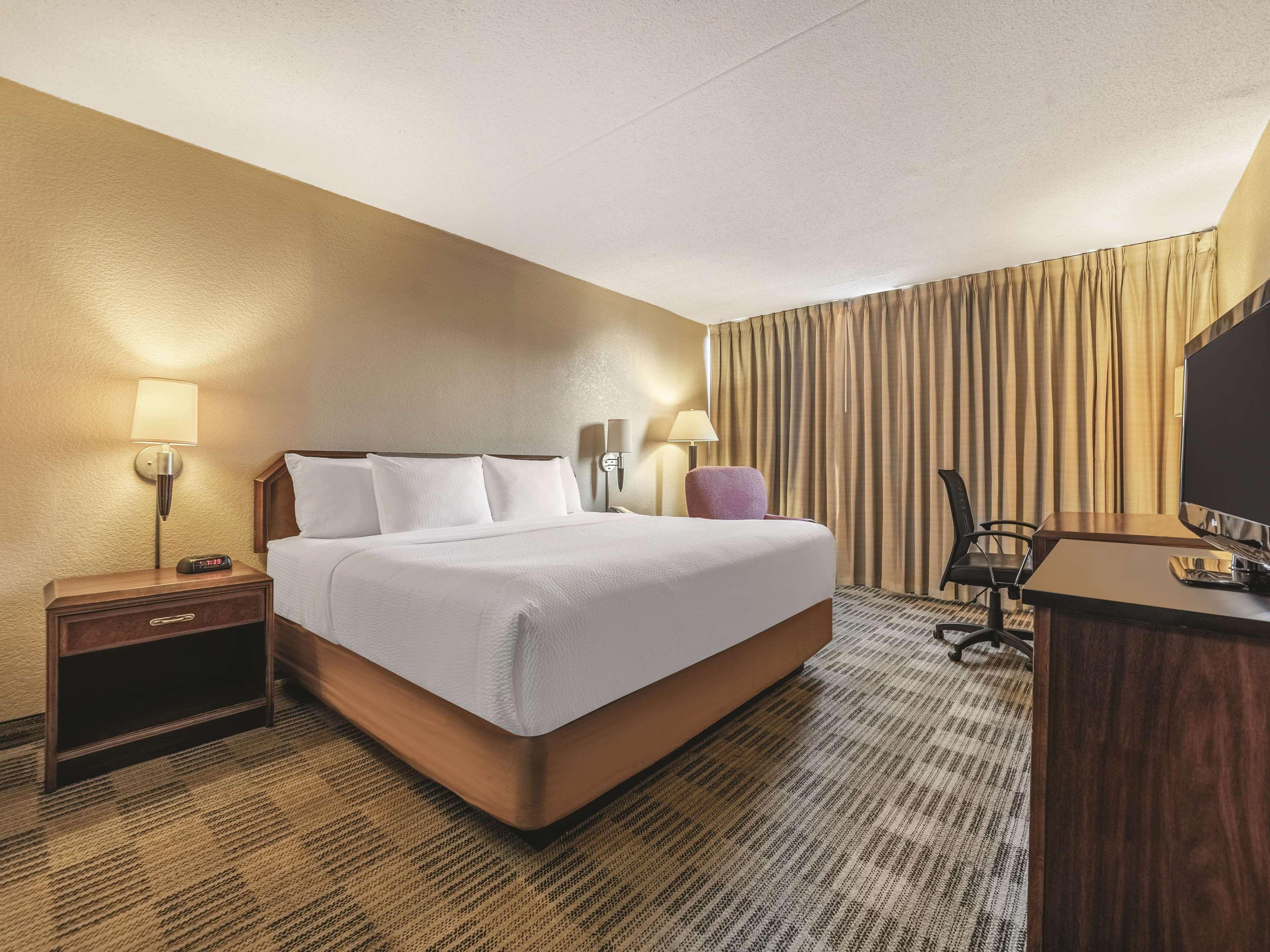 Ramada Inn By Wyndham Fairfield Nj Luaran gambar