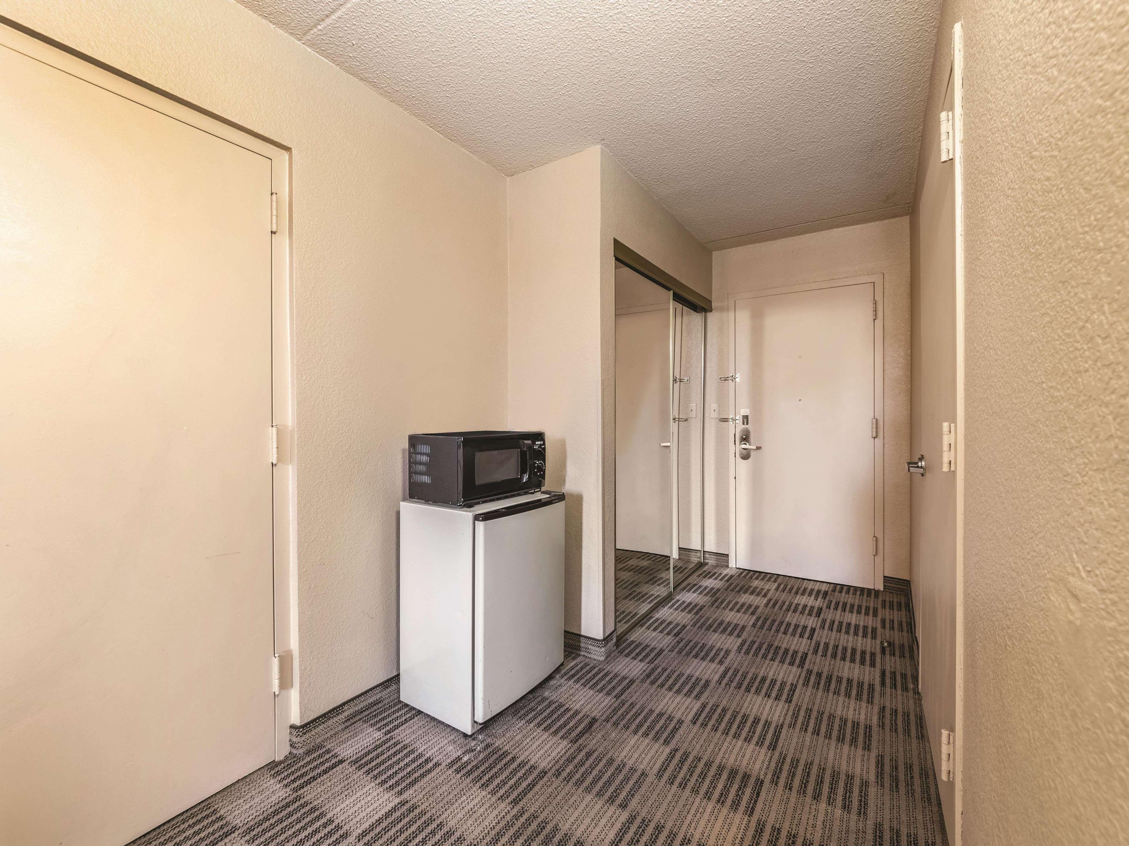 Ramada Inn By Wyndham Fairfield Nj Luaran gambar
