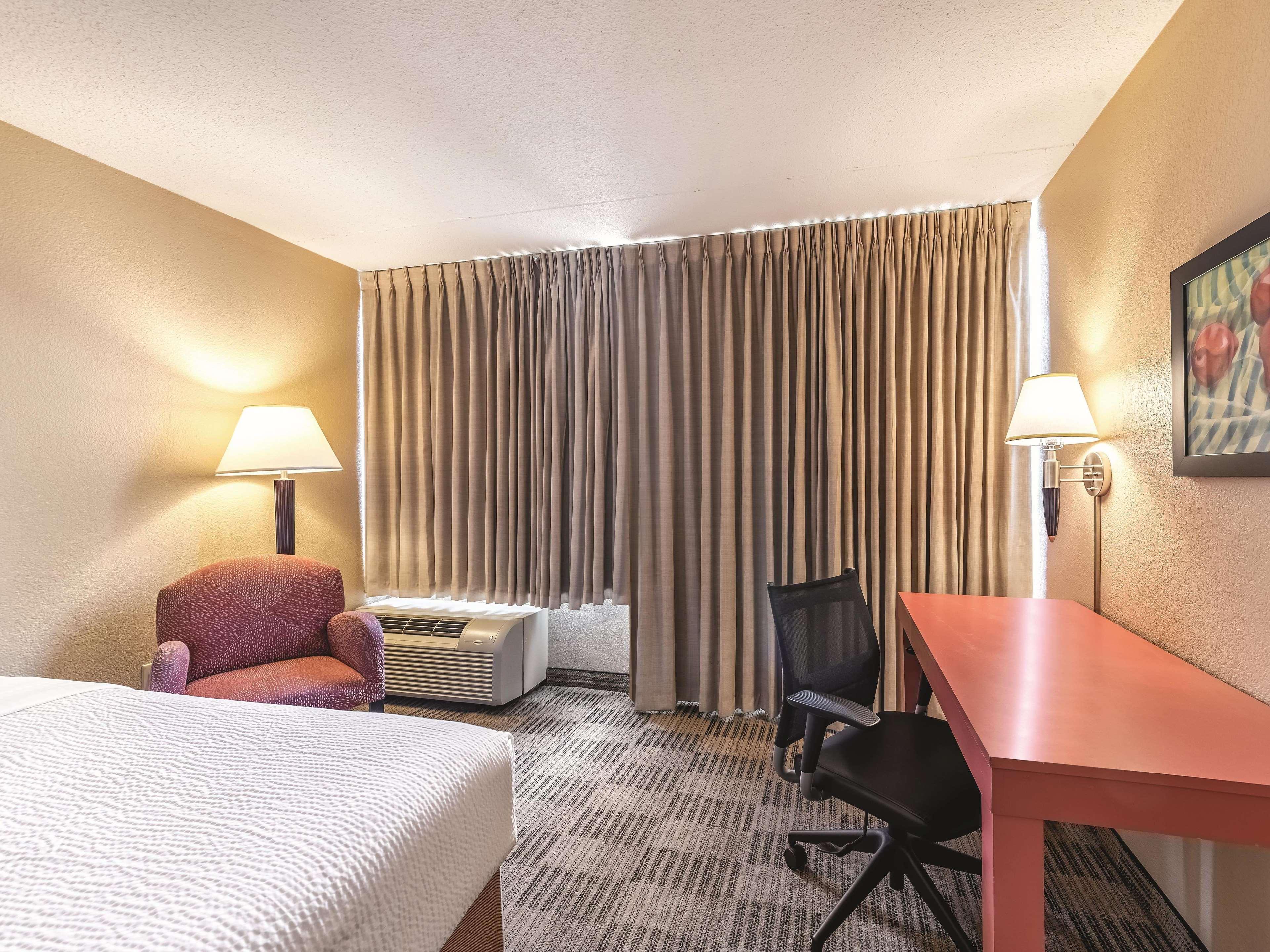 Ramada Inn By Wyndham Fairfield Nj Luaran gambar