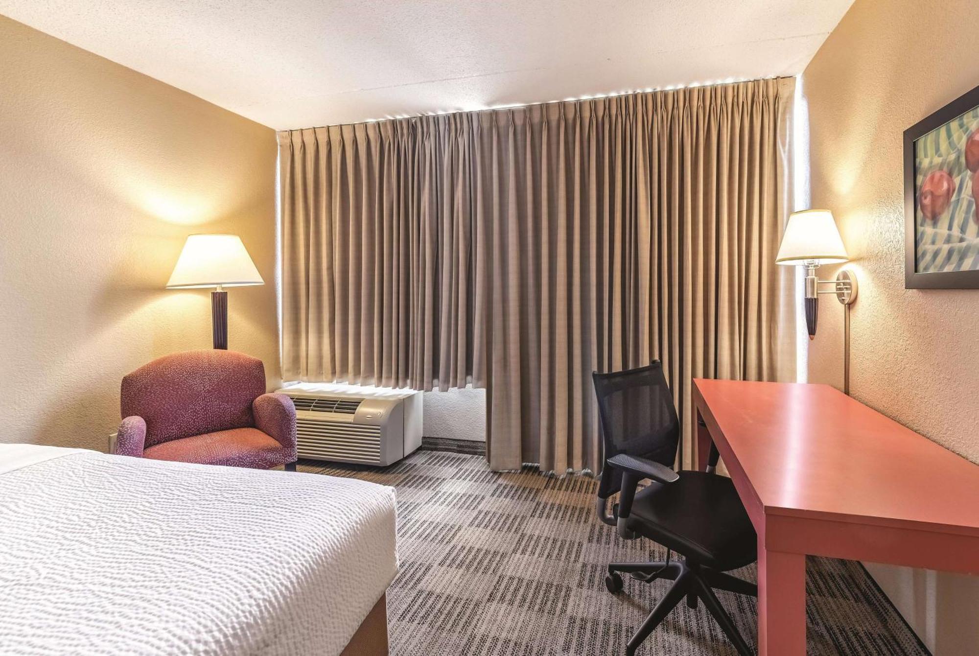 Ramada Inn By Wyndham Fairfield Nj Luaran gambar