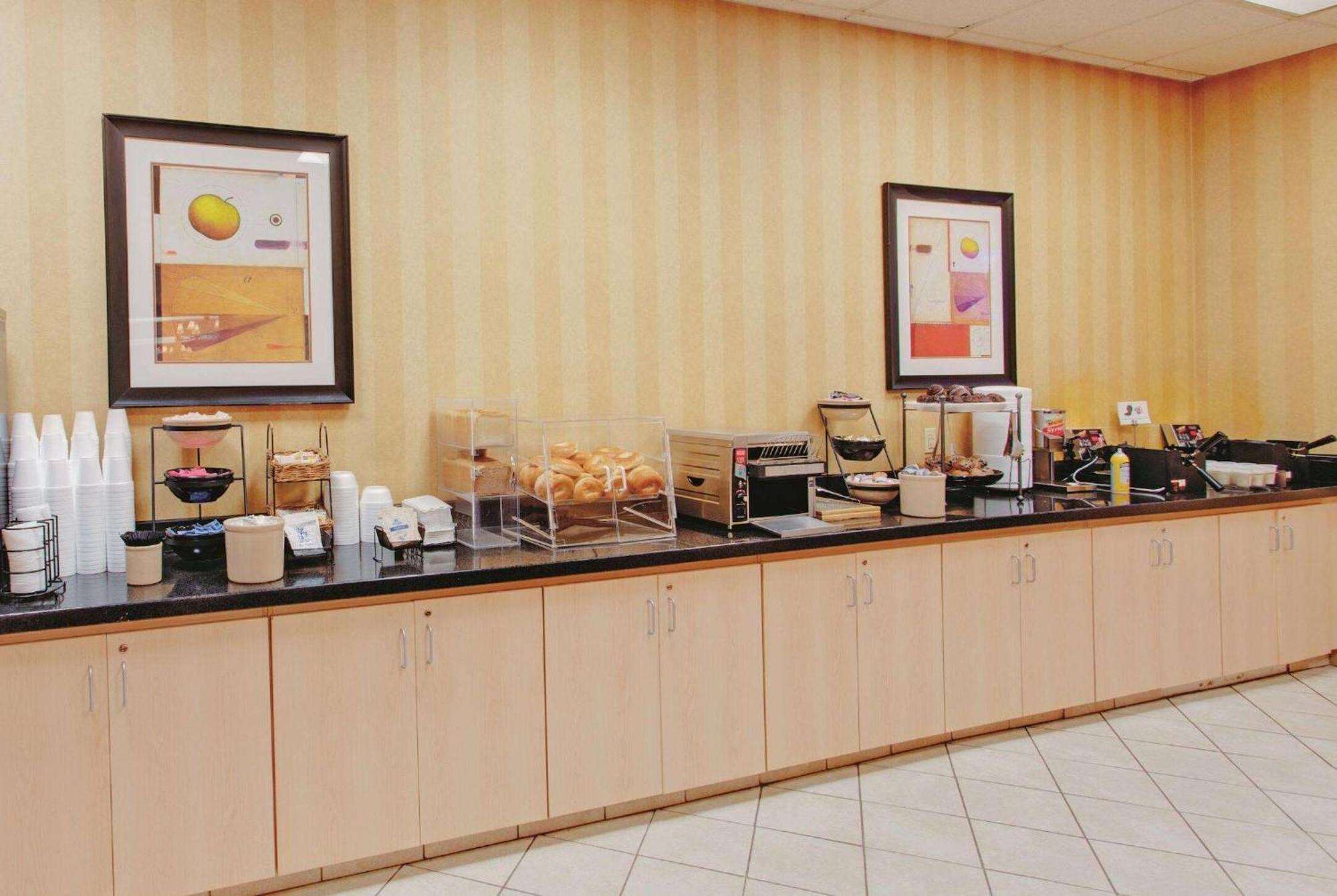 Ramada Inn By Wyndham Fairfield Nj Luaran gambar