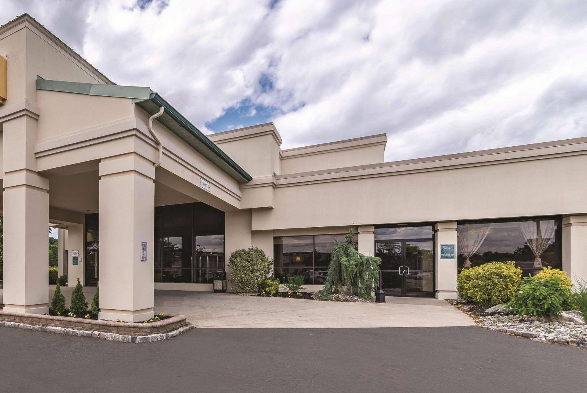 Ramada Inn By Wyndham Fairfield Nj Luaran gambar