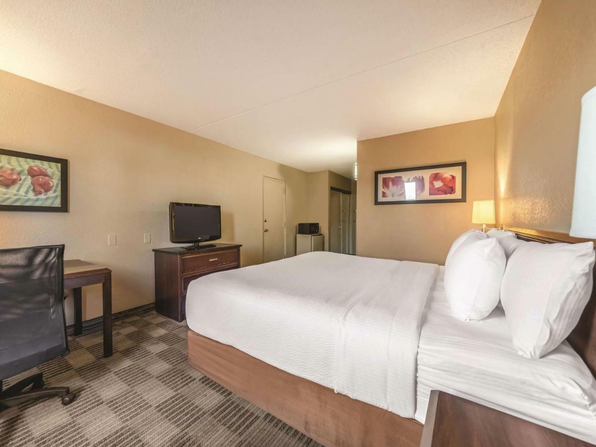 Ramada Inn By Wyndham Fairfield Nj Luaran gambar